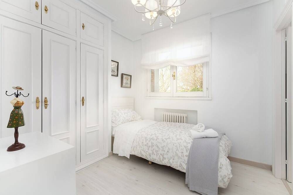 Elegante casa de campo con piscina. Entre Oviedo y Gijón in Siero, Costa Verde