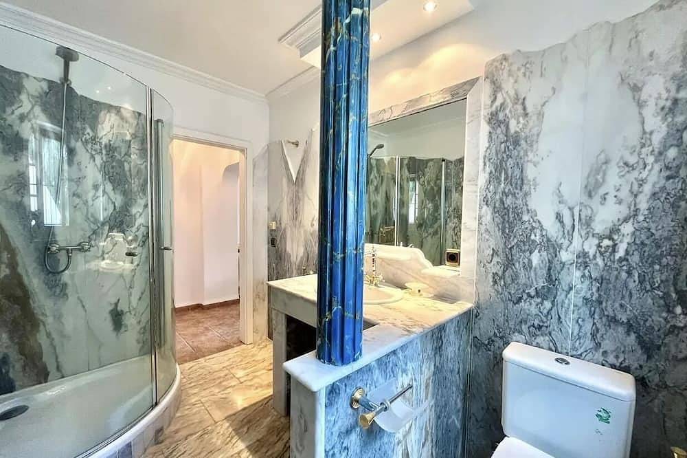 Appartement entier, Inmitten Eines Mediteranen Gartens, Terrassiert, Befindet Sich das Appartment in Santa Eulària des Riu, Côte d’Ibiza