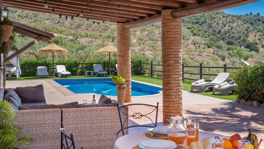 Chalet para 10 personas, con balcón/terraza y piscina, Se admiten mascotas en Sierra de las Nieves - 4