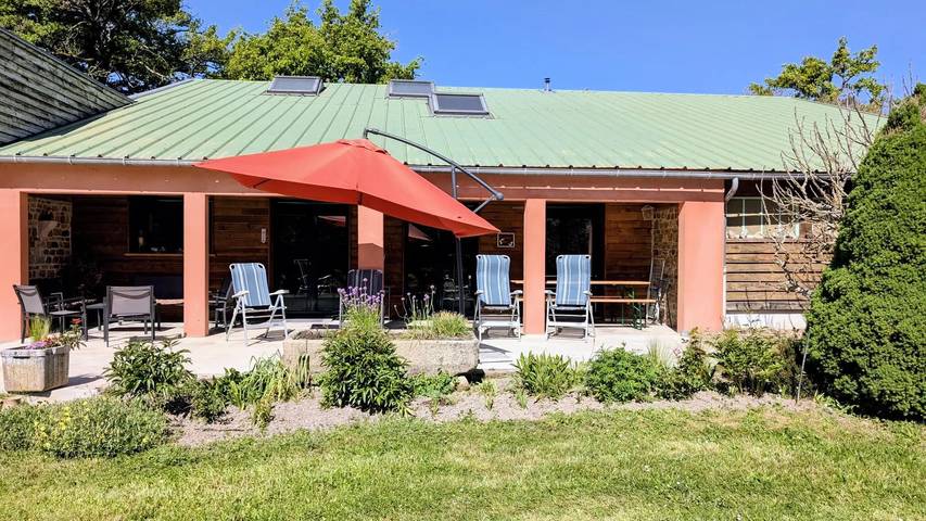 Gîte pour 11 personnes, avec jardin à Mailhac-sur-Benaize