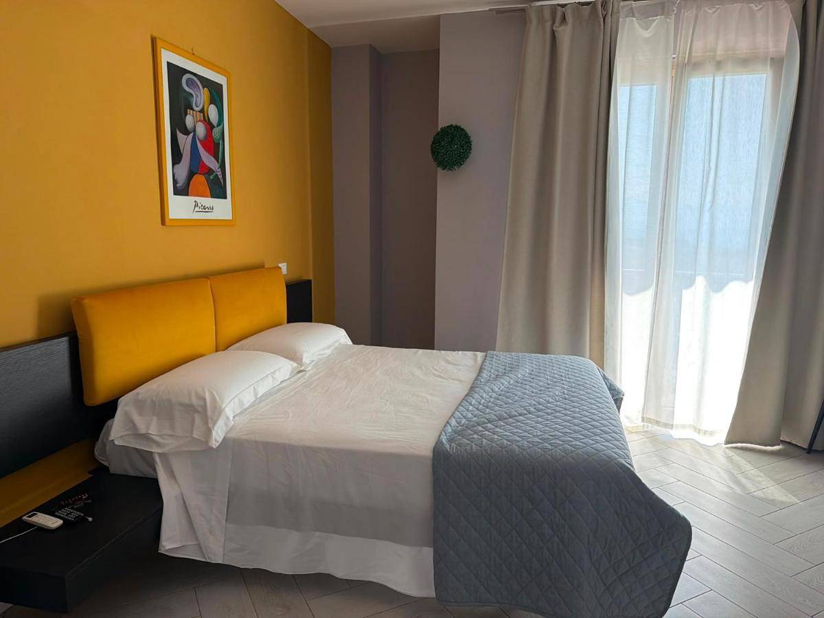 Belvedere Rent Rooms in Campofelice di Roccella, Province de Palerme