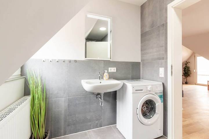 Ganze Wohnung, Njoy! Bright Apartment Beuren | Therme & Parkplatz in Beuren-Balzholz, Beuren