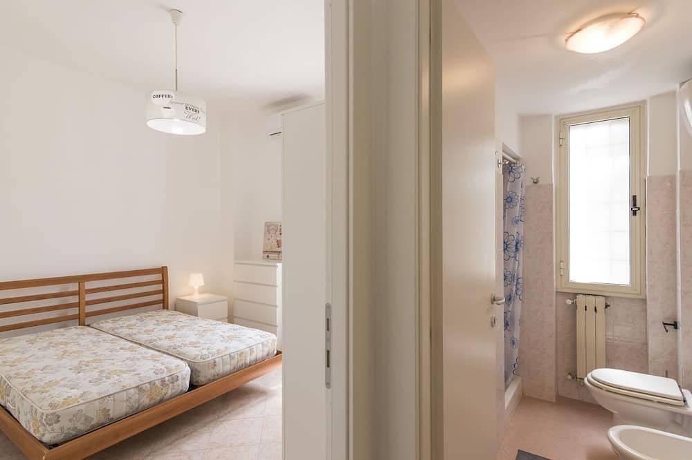 Appartamento intero, Accogliente appartamento per 3 persone con A/C, Tv e terrazza in Torvaianica, Provincia di Roma