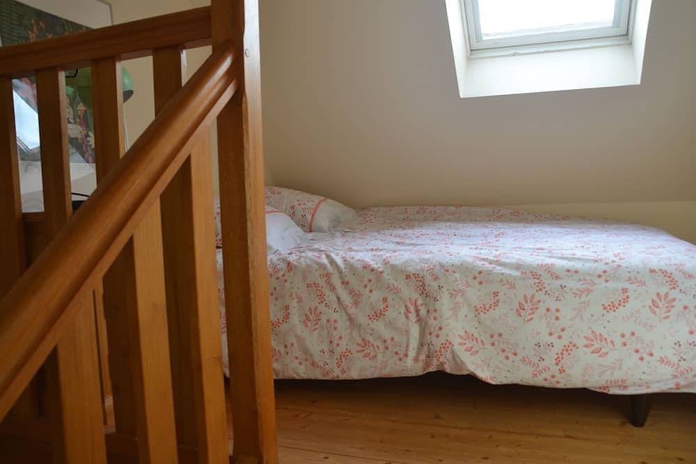 Cosy house with fireplace in Lannion, Ceinture Dorée