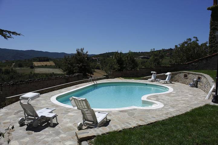 Appartamento per 5 persone, con giardino e piscina in Ovada