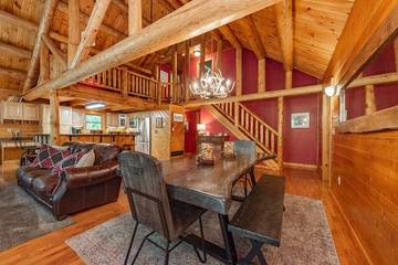 Log Cabin for 10 Guests in Deep Creek Lake, Garrett County, Picture 3