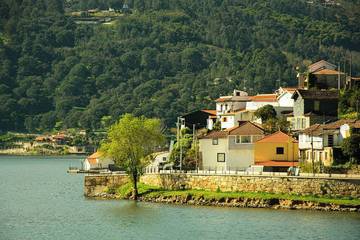 Gîte pour 6 personnes, avec balcon dans Ribadouro