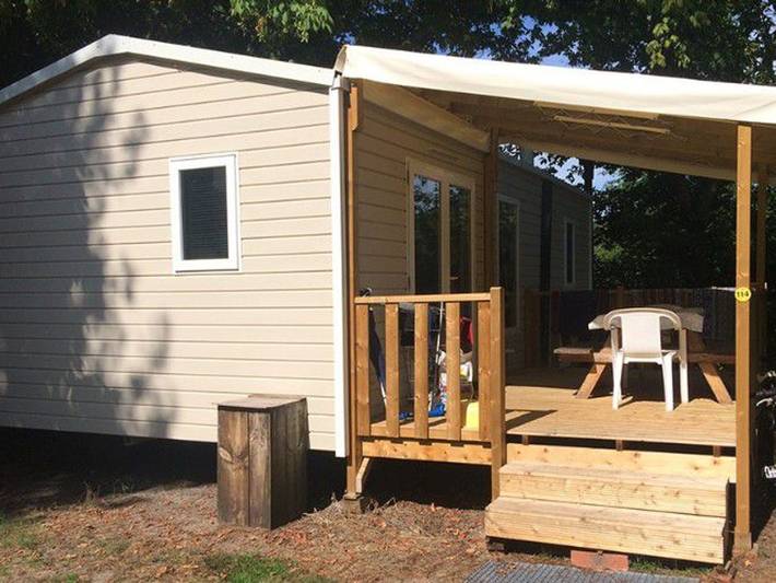 Camping pour 4 personnes, avec piscine et terrasse