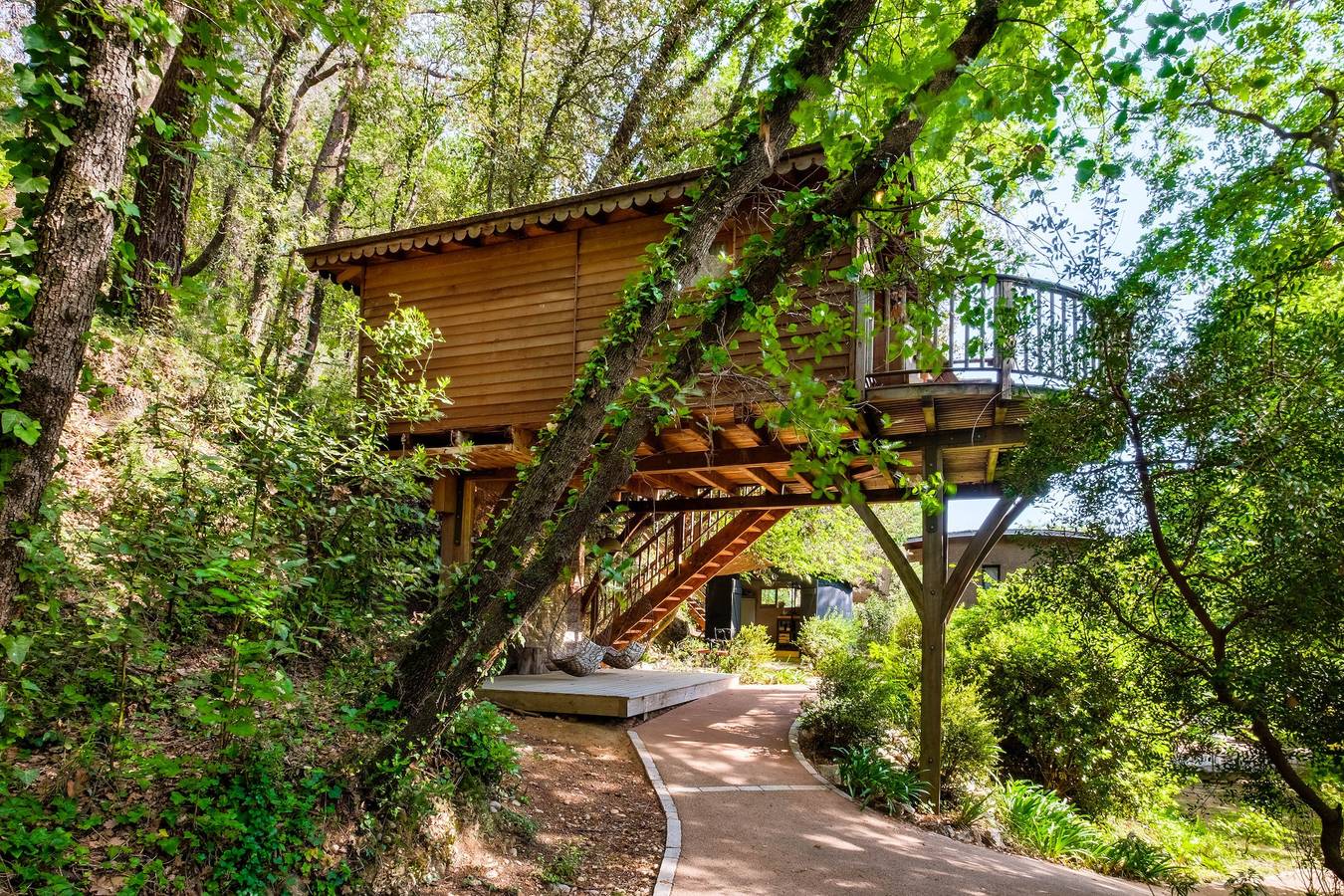 Cabane "Bagheera" avec piscine partagée, terrasse privée et Wi-Fi in Saint-Paul-de-Vence, Côte méditerranéenne (France)