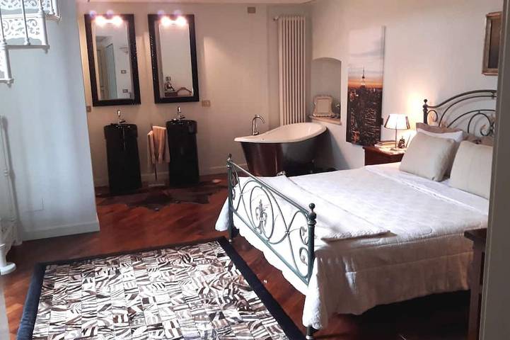 Appartement entier, Romantic Flat in a Medieval Tower of Spoleto in Spoleto, Province de Pérouse