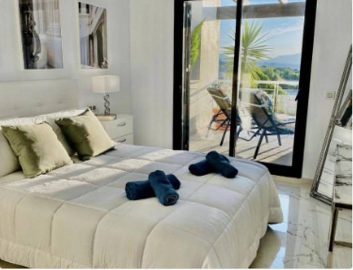 Ganze Ferienwohnung, Ferienwohnung für 6 Personen mit Pool in Buenas Noches, Casares