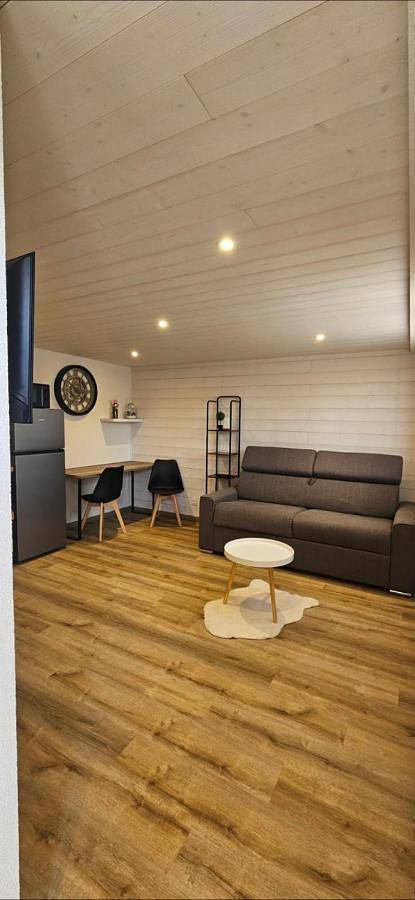 Location de vacances pour 2 personnes, avec terrasse et vue à Gellin