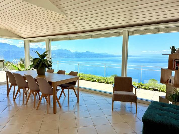 Location de vacances pour 8 personnes, avec Balcon et Jacuzzi ainsi que Terrasse et Jardin dans Grandvaux