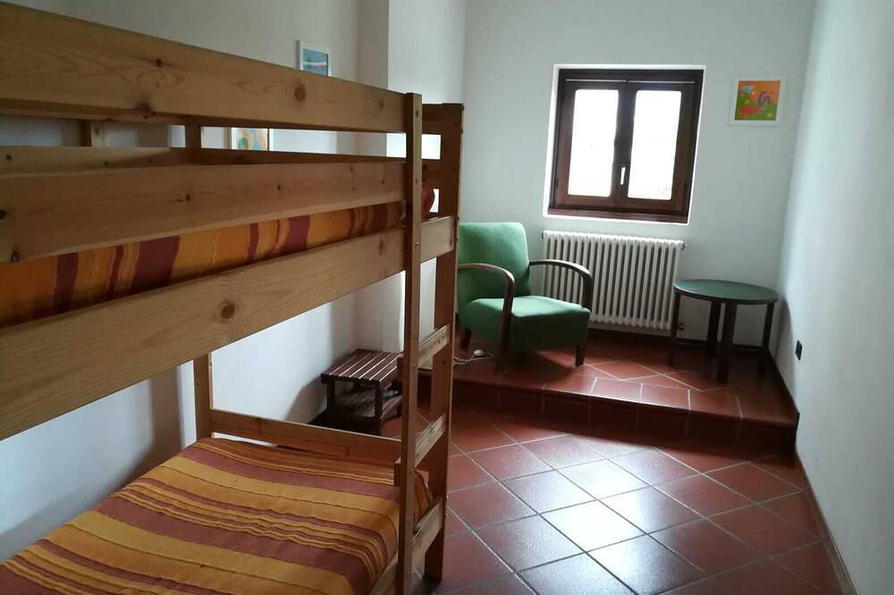 Ganze Wohnung, Wohnung mit Garten, 400 m vom See, tolle Aussicht in Musso, Pianello del Lario