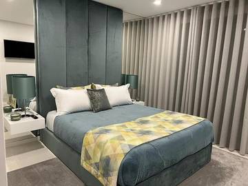 Gîte pour 3 personnes, avec piscine et bassin pour enfant ainsi que vue et balcon dans Tondela