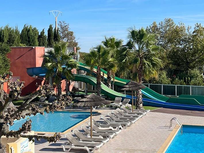 Camping pour 2 personnes, avec Terrasse ainsi que Piscine et Vue