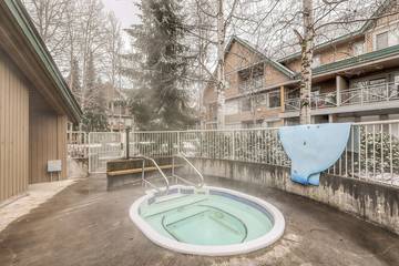 Glamping for 8 Guests in Whistler, Whistler Blackcomb, Picture 2