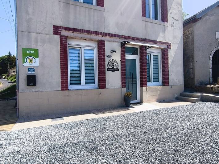 Apartamento entero, Acogedor alojamiento moderno, actividades diversas in Liny-devant-Dun, Verdún