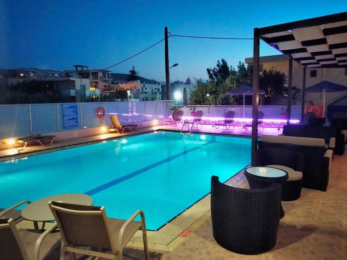 Appart’hôtel pour 2 personnes, avec jardin ainsi que vue et piscine