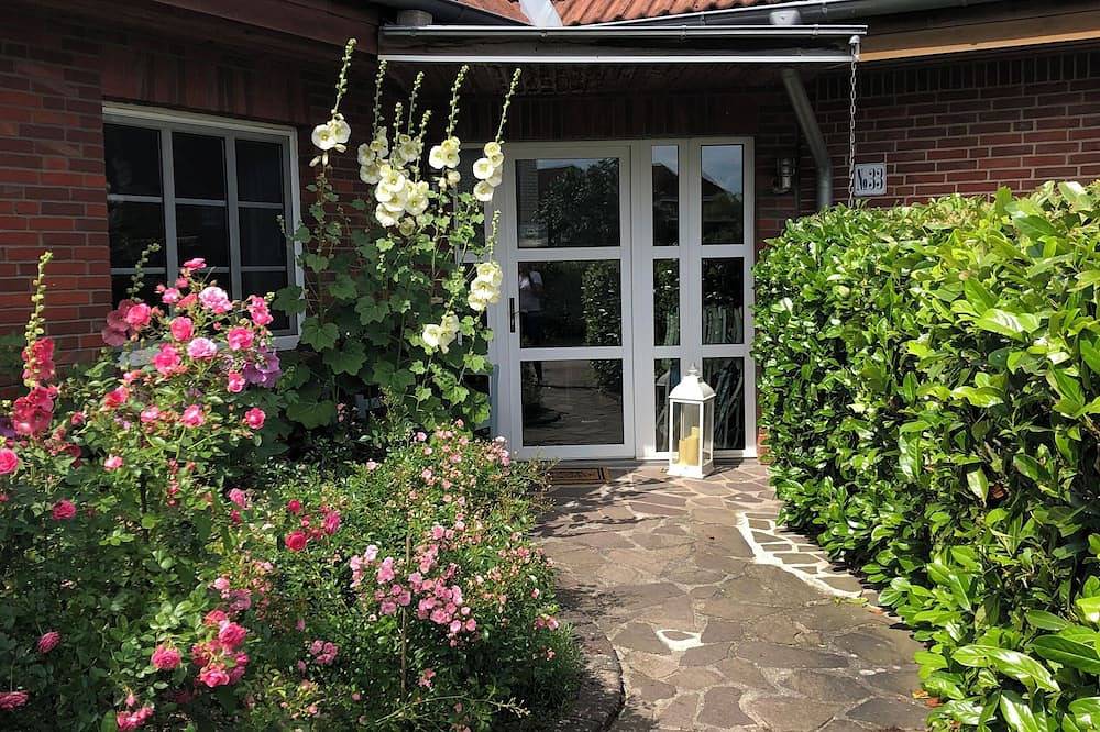Ganze Wohnung, Helle,großzügige Ferienwohnung in Schwedeneck/Surendorf, 1 km zum Strand in Schwedeneck, Eckernförder Bucht