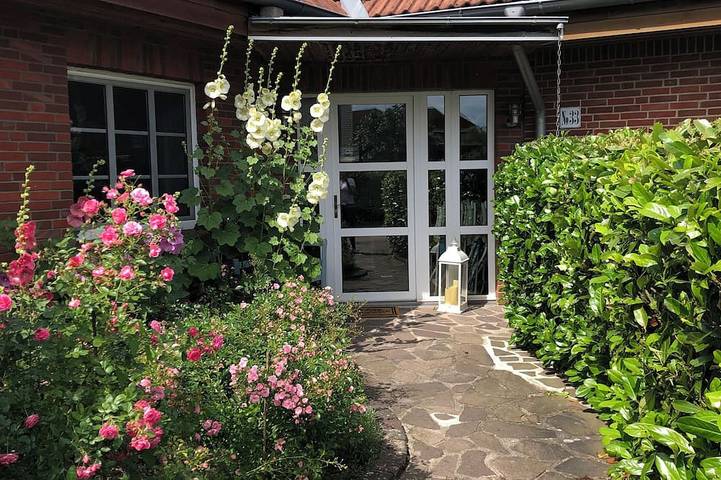 Ferienwohnung für 5 Personen, mit Terrasse und Garten in Schwedeneck