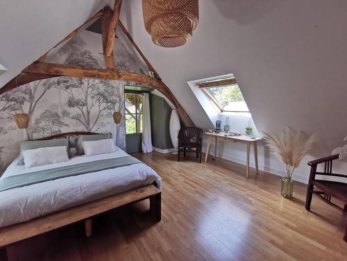Chambre d’hôte pour 2 personnes, avec Jacuzzi et Terrasse ainsi que Jardin et Vue