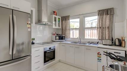 Holiday Home for 10 People in Lakes Entrance, Shire of East Gippsland, Photo 1