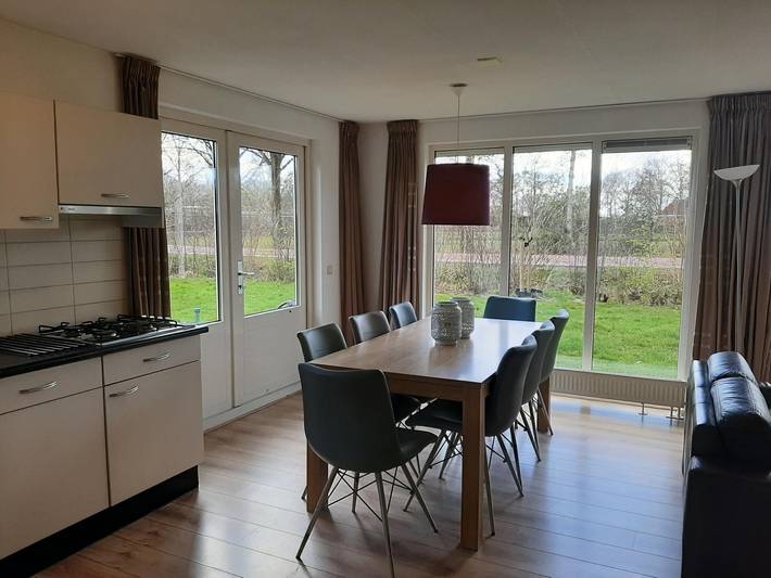 Bungalow für 8 Personen, mit Terrasse und Balkon/Terrasse in Friesland - 4