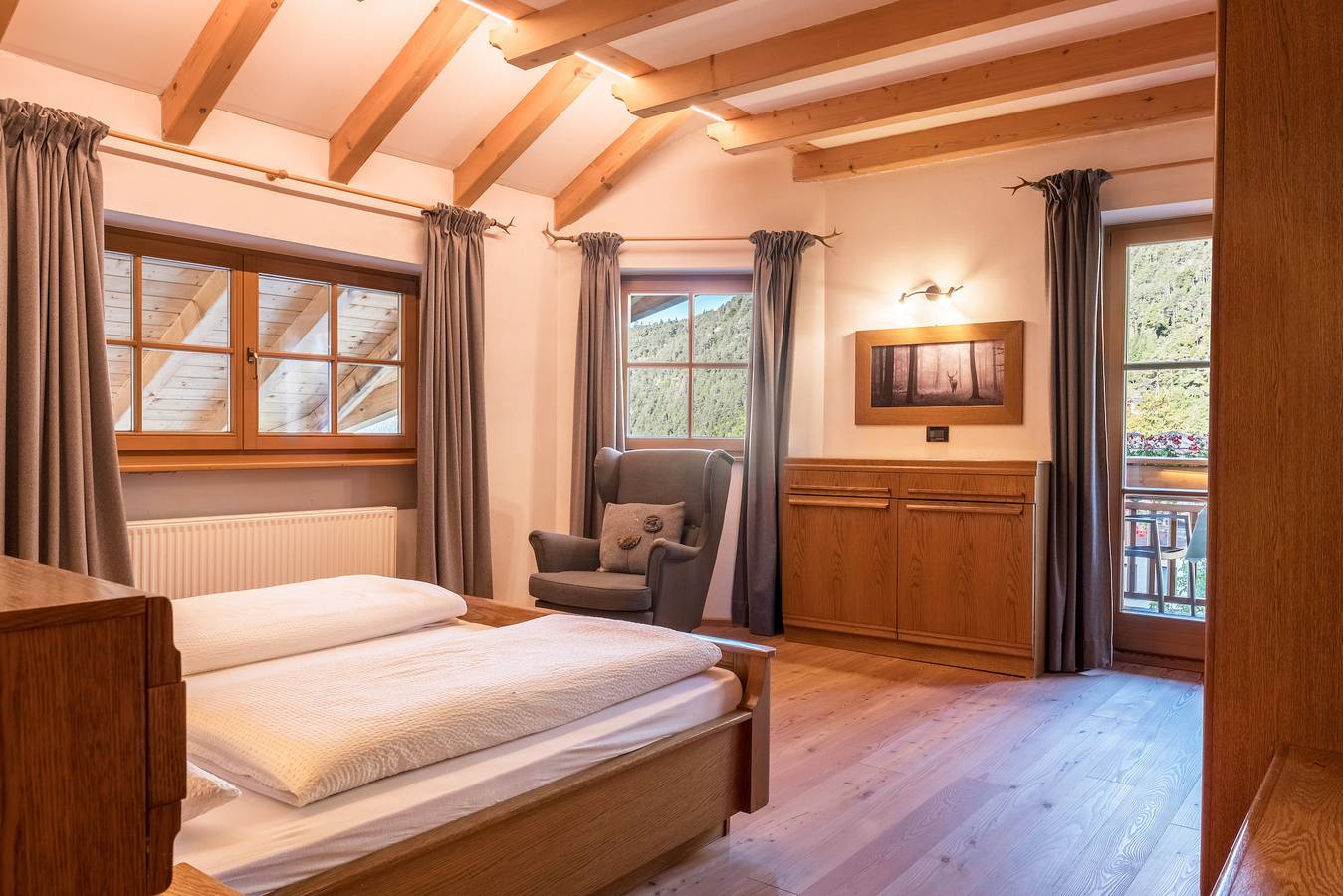 Ganze Wohnung, Lotschenhof Ferienwohnung Margerite mit Bergblick, Garten und Wlan in Truden im Naturpark, Südtirol