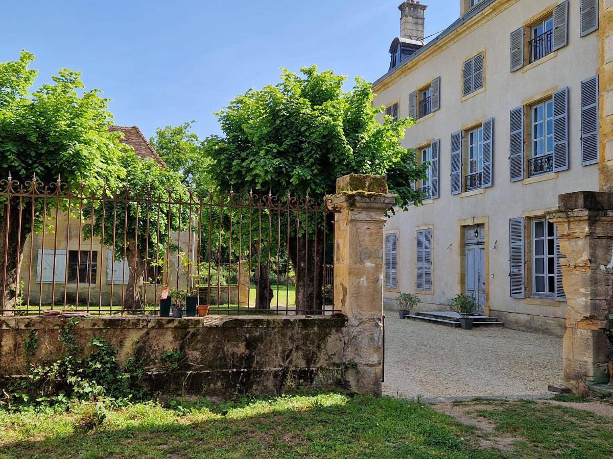 Marraycourt, Chateau-Chambre d'Hotes in Marcigny, Région de Charolles
