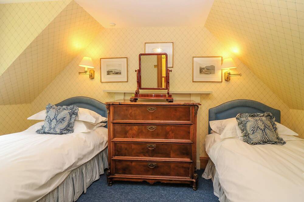 Claybokie, family friendly, with open fire in Braemar in Braemar, Cairngorms National Park
