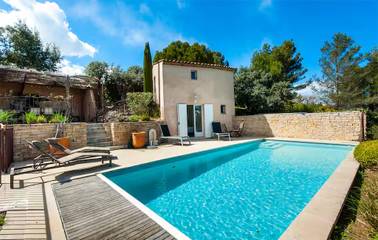 Location de vacances pour 10 personnes, avec jardin ainsi que terrasse et piscine, animaux acceptés dans Golf de Pont Royal