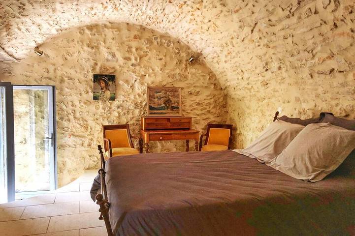 Location de vacances pour 2 personnes, avec sauna ainsi que piscine et jardin à Lussan - 2