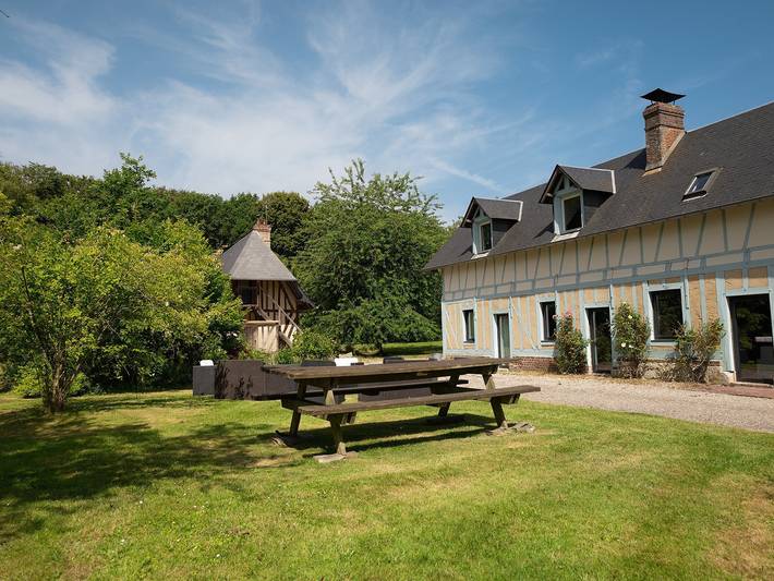 Location de vacances pour 13 personnes, avec Balcon et Jardin dans l' Eure