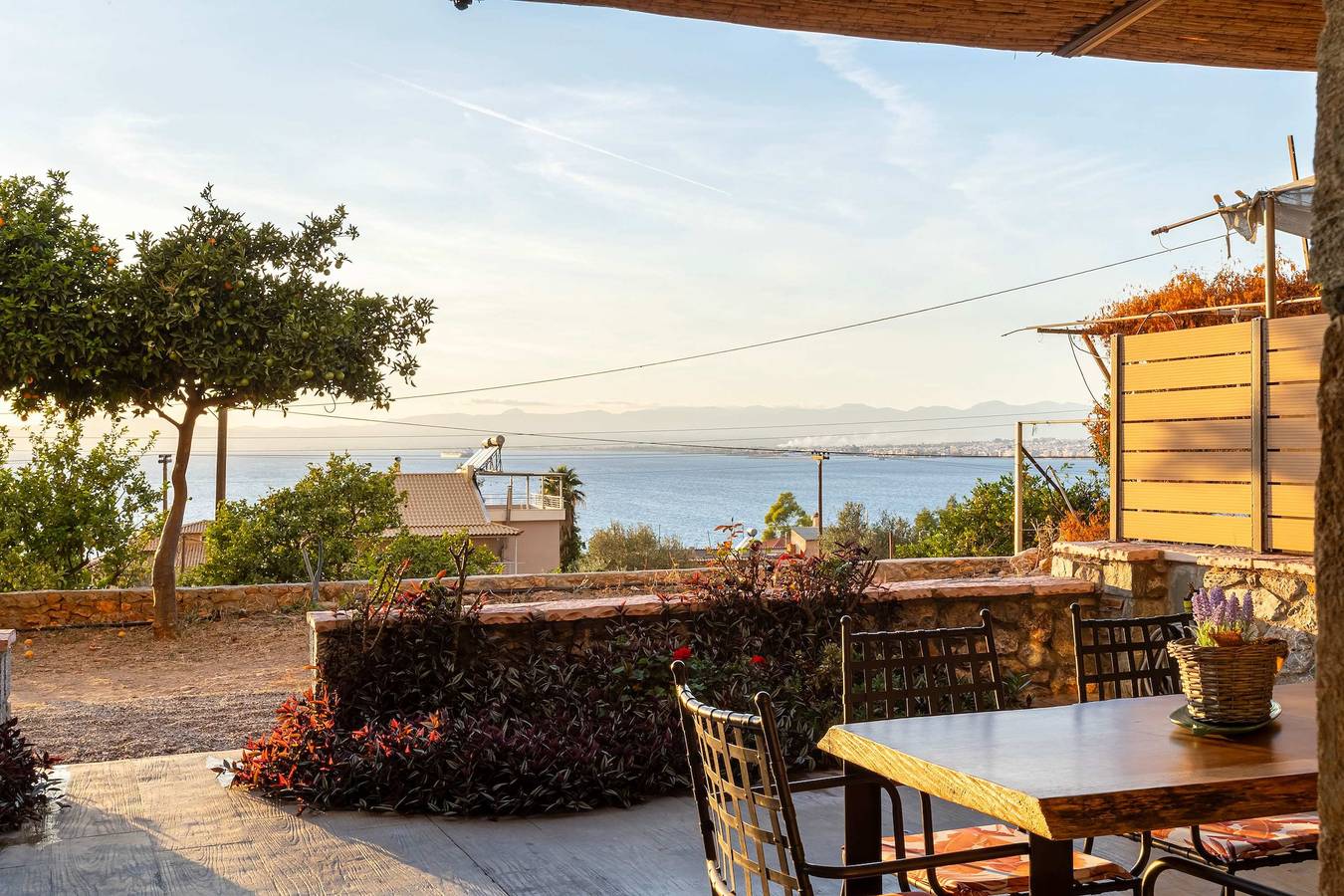 Ganze Wohnung, Ferienwohnung für 4 Personen mit Balkon/Terrasse in Vergas-Strand, Kalamata