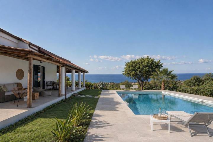 Villa per 6 persone, con Terrazza e Giardino nonché Piscina e Panorama in Capo Vaticano