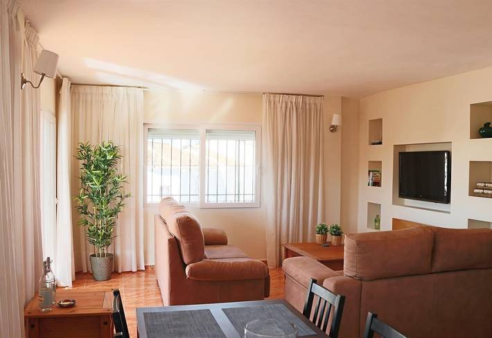 Apartamento inteiro, Apartamento dois quartos 'Parador Area Ne' com vista para o mar, terraço e piscina in Playa de Burriana, Nerja