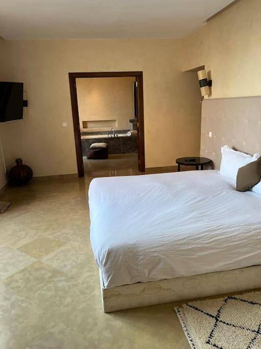 Villa pour 6 personnes, avec balcon ainsi que jacuzzi et piscine à Marrakech - 4