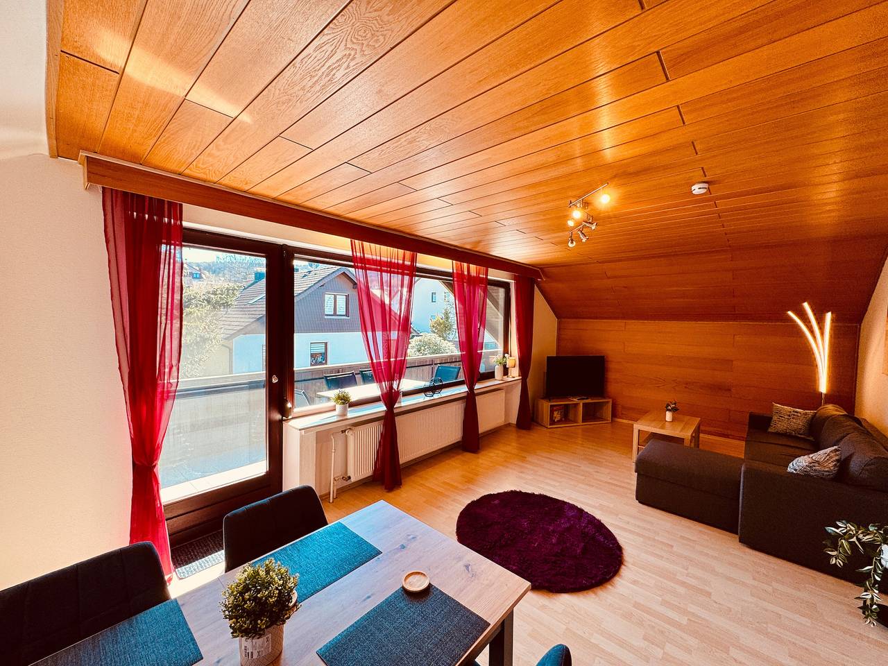 Ganze Wohnung, Ferienwohnung 'Schliestädt' mit Gemeinschaftsgarten, Balkon und Wi-Fi in Söhrewald, Hessisches Bergland