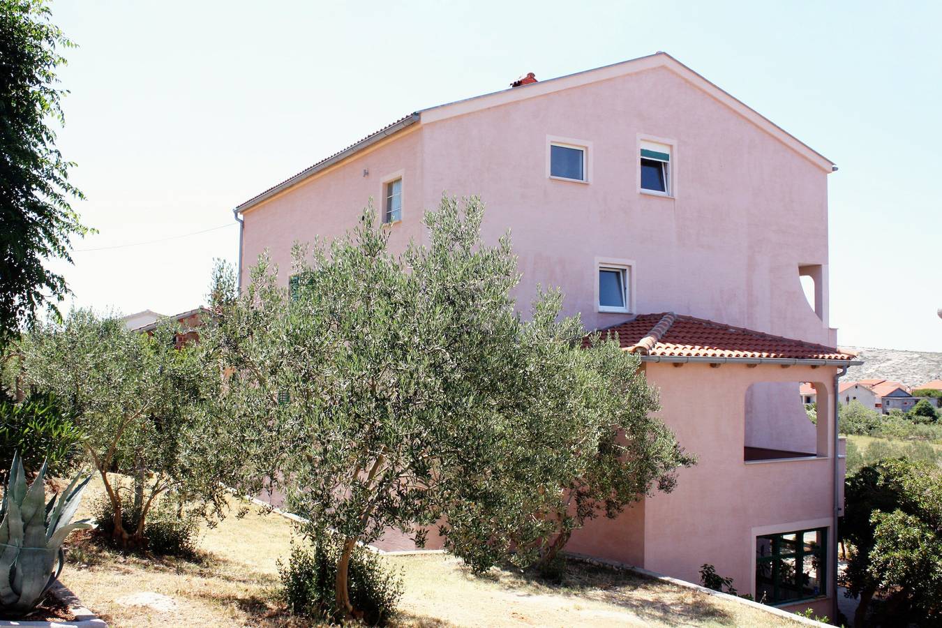 Ganze Wohnung, 2-Zimmer-Ferienwohnung mit Terrasse und Meerblick Barbat, Rab A-5070-b in Kaštel (Barbat), Barbat na Rabu
