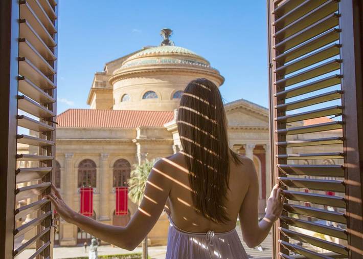 Apartahotel para 3 personas, con terraza y vistas, Se admiten mascotas en Sicilia