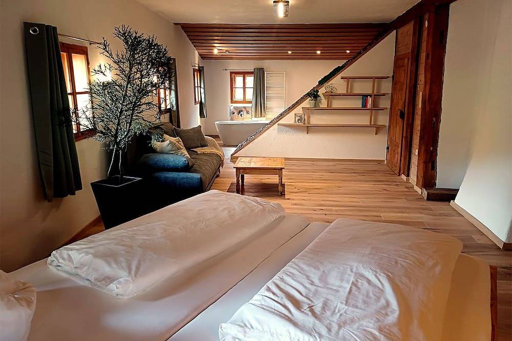Urgemütliches Sacherl, privater Whirlpool, Sauna und Kamin. Garten umzäunt. in Grainet, Šumava Mountains