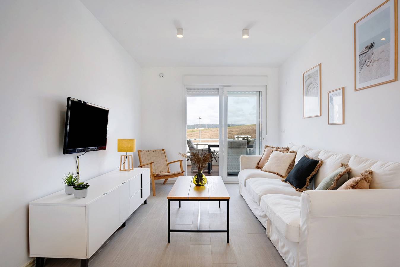 Entire apartment, Apartment "Luz de Poniente" with Shared Pool & Wi-Fi in Atlanterra, Tarifa