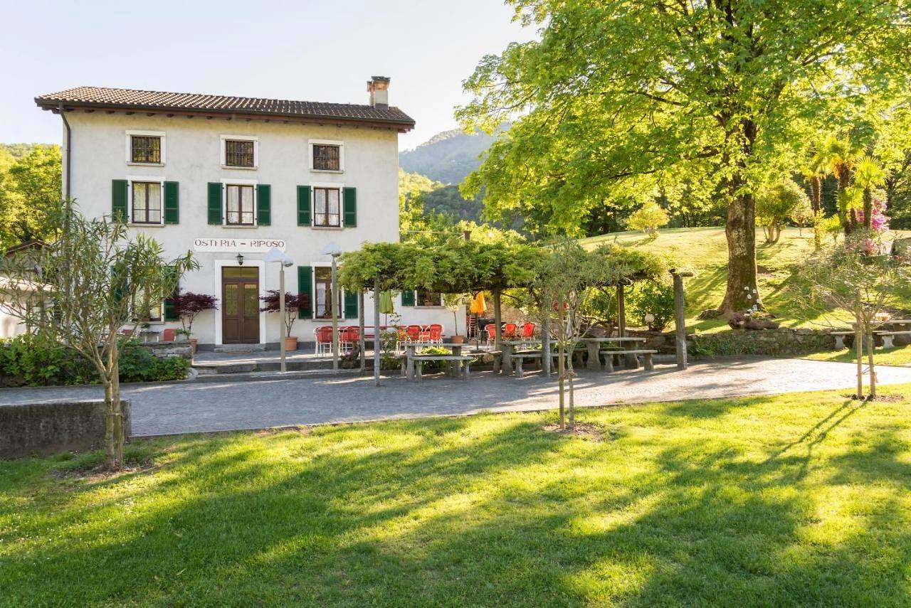 Ostello & Camping Riposo in Losone, Alpes tessinoises