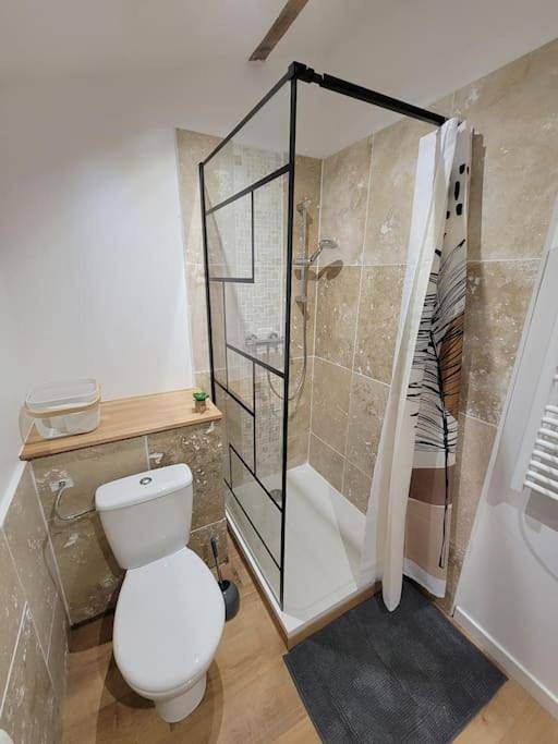 Appartement entier, Two-Bedroom Apartment in Arc-et-Senans, Doubs