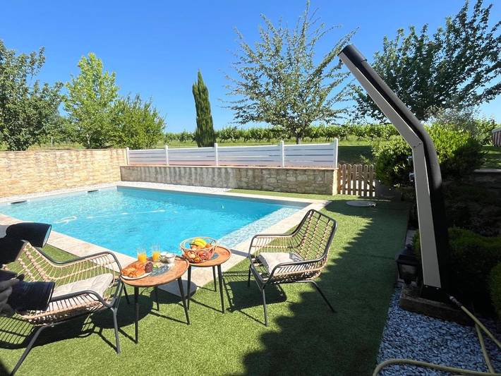 Location de vacances pour 6 personnes, avec Terrasse ainsi que Jardin et Piscine à Massugas