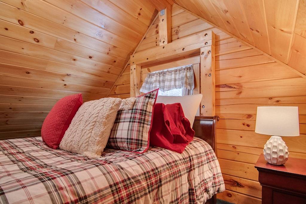 Winter is Upon Us Reserve your White Mtn. Escape in Woodstock (NH), Franconia Notch