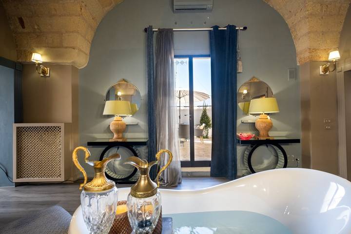 Holiday Home 'Maison Boutique At Viviana' with Shared Pool, Wi-Fi and Air Conditioning in San Pietro in Lama, Lecce Province