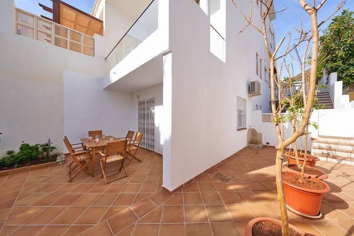 Ferienwohnung für 6 Personen, mit Terrasse und Garten sowie Pool in San José (Andalusien)