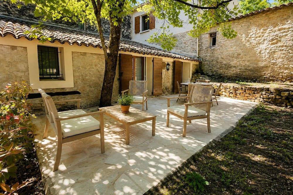 Appartement entier, Bambou – Gîte, bassin & spa in Forcalquier, Parc naturel régional du Luberon
